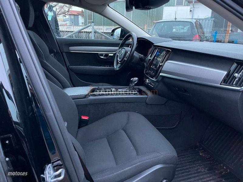 Volvo V 90 2.0 D3 Momentum Auto de 2018 con 148.000 Km por 24.950 EUR. en Toledo
