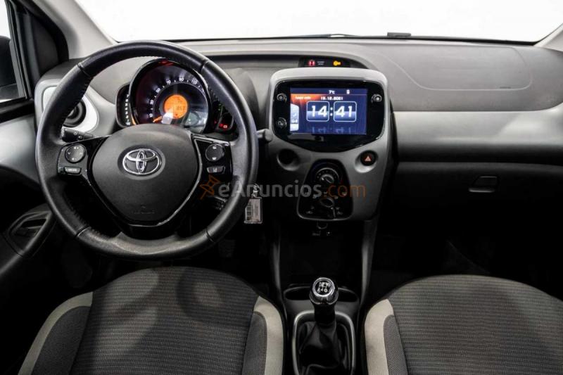 Toyota Aygo 1.0 70 x-play