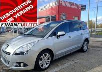 Peugeot 5008 Allure 1.6 eHDI 115 FAP CMP B.Lion de 2013 con 199.000 Km por 7.600 EUR. en Madrid