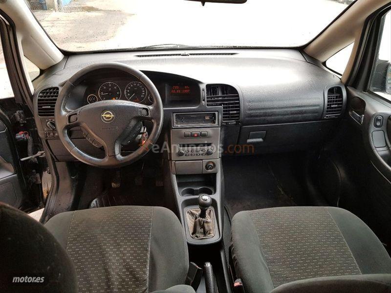 Opel Zafira 2.0 Dti 16v Club de 2003 con 242.000 Km por 1.500 EUR. en La Coruna