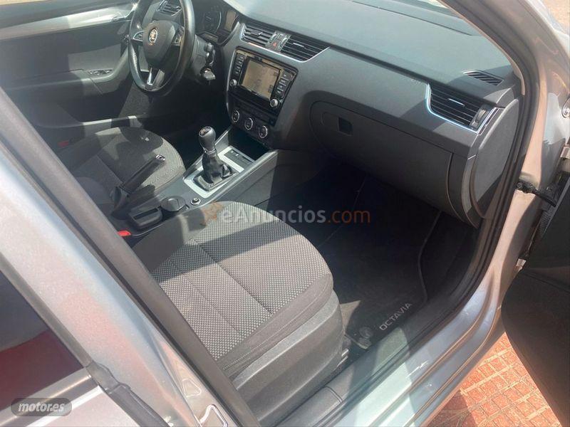 Skoda Octavia Combi 1.6 TDI CR 110 Ambition Greenline de 2016 con 187.000 Km por 10.500 EUR. en Almeria