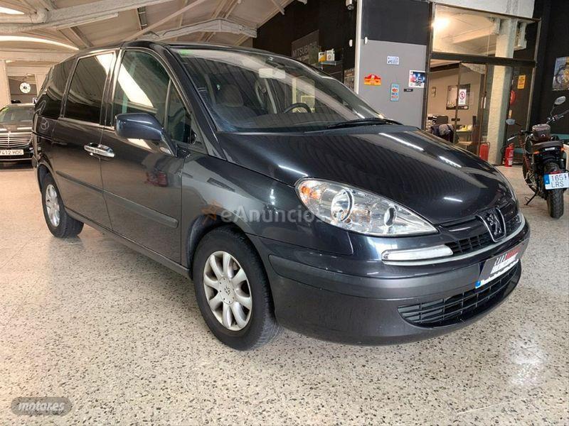 Peugeot 807 ST 2.0 HDI de 2003 con 230.000 Km por 3.900 EUR. en Barcelona