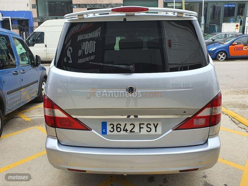Ssangyong Rodius 270Xdi Limited de 2007 con 168.000 Km por 6.500 EUR. en Madrid