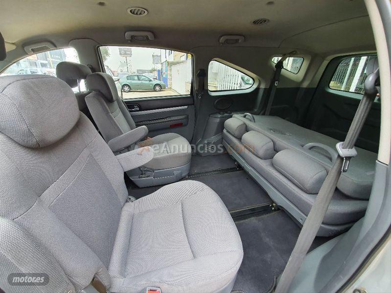 Ssangyong Rodius 270Xdi Limited de 2007 con 168.000 Km por 6.500 EUR. en Madrid