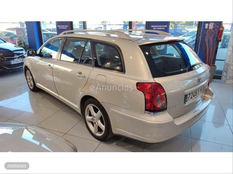 Toyota Avensis 2.2 D4D Sol Wagon de 2007 con 329.000 Km por 3.500 EUR. en Madrid