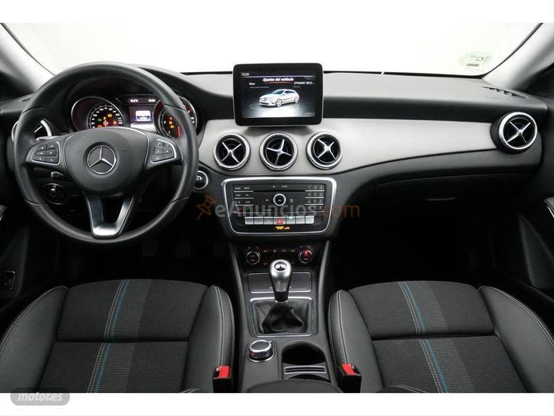 Mercedes Clase CLA CLA 200 d Shooting Brake de 2017 con 64.096 Km por 24.490 EUR. en Cadiz