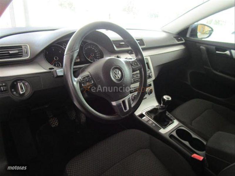 Volkswagen Passat Variant 1.6 TDI 105 Advance BMotion Tech de 2011 con 258.212 Km por 6.500 EUR. en Granada