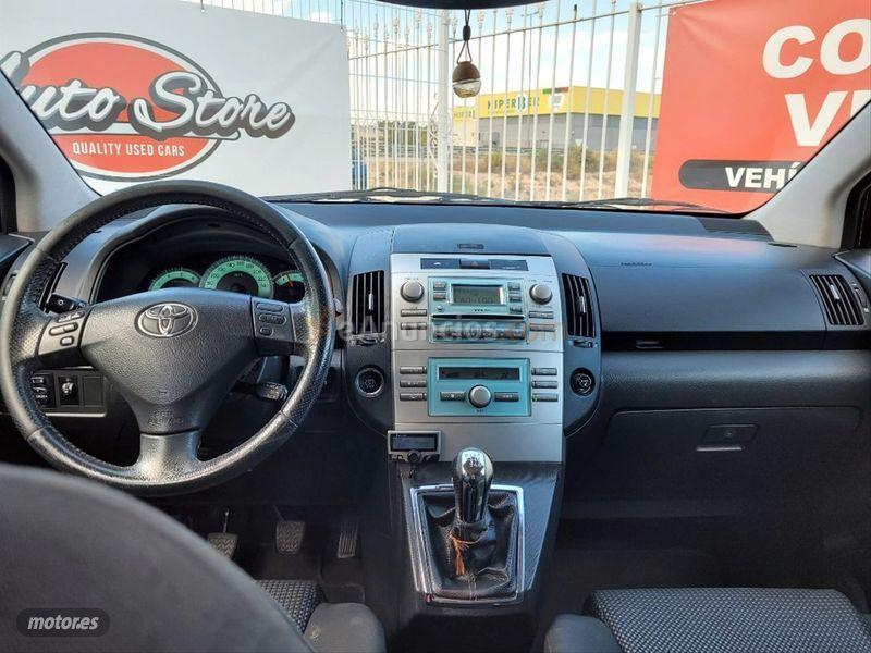 Toyota Corolla Verso 2.2 D4D 136cv Luna de 2007 con 96.000 Km por 4.990 EUR. en Alicante