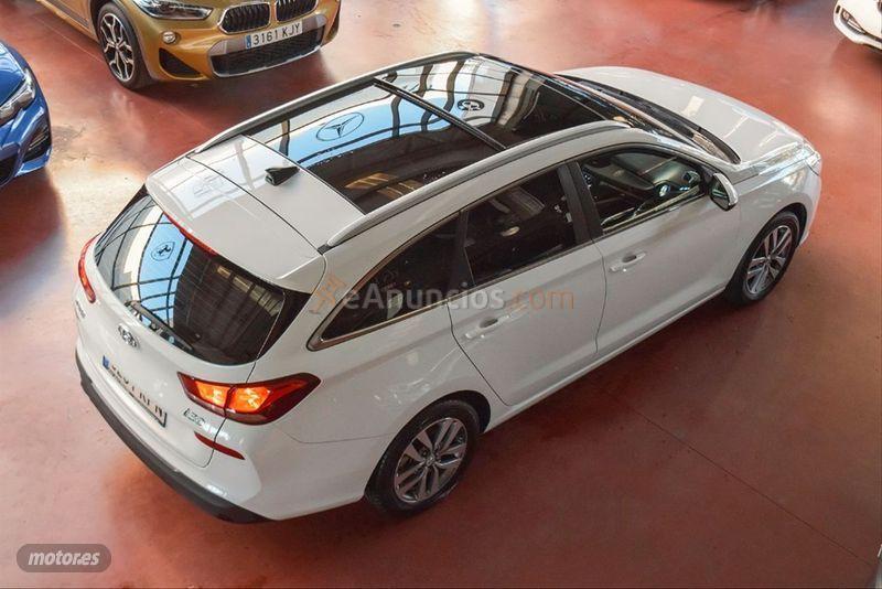 Hyundai i30 CW 1.6 CRDi 81kW 110CV Tecno Sky DCT de 2017 con 111.900 Km por 16.900 EUR. en Madrid