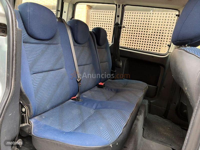 Peugeot Partner Tepee Active 1.6 HDi 92cv de 2011 con 202.000 Km por 4.999 EUR. en Madrid