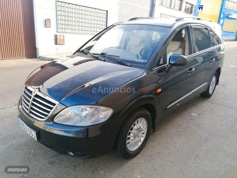 Ssangyong Rodius 270Xdi de 2009 con 110.000 Km por 6.900 EUR. en Salamanca