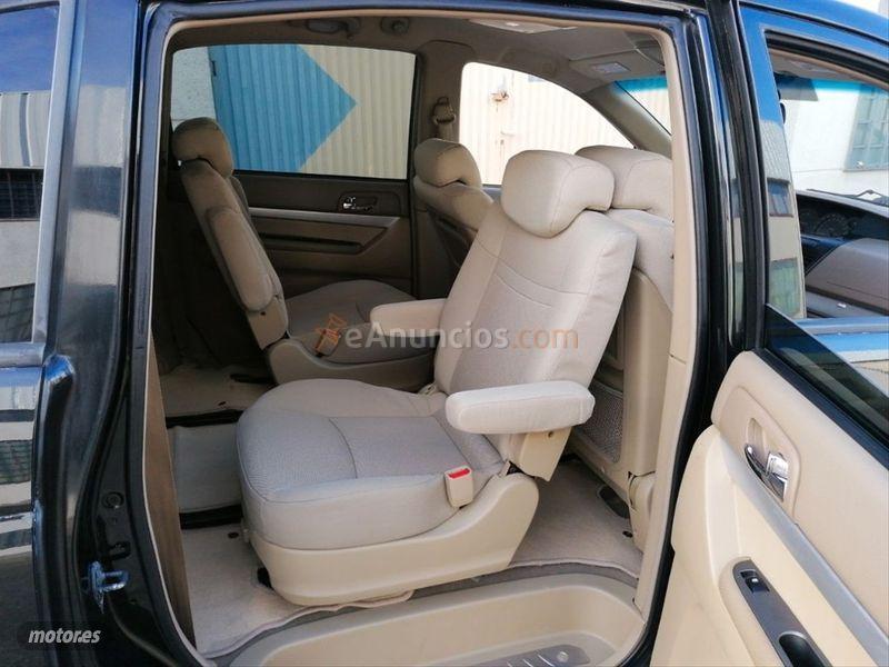 Ssangyong Rodius 270Xdi de 2009 con 110.000 Km por 6.900 EUR. en Salamanca