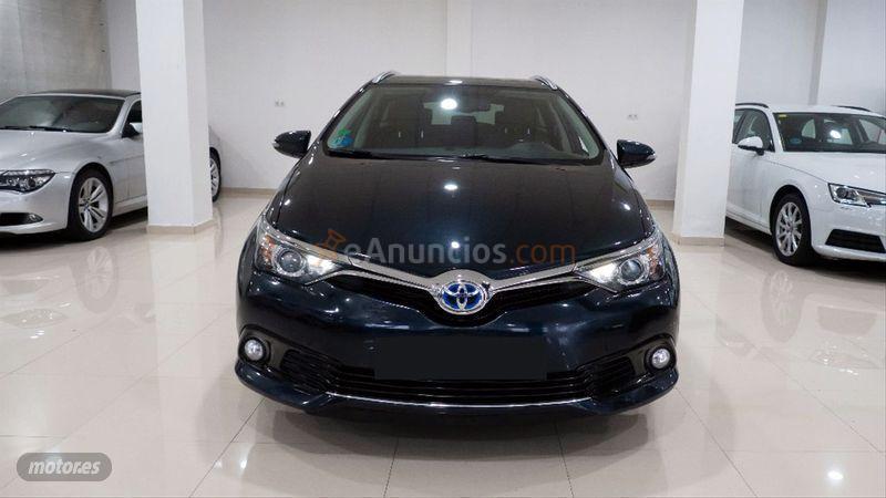 Toyota Auris 1.8 140H Active Touring Sports de 2016 con 165.998 Km por 10.500 EUR. en Almeria