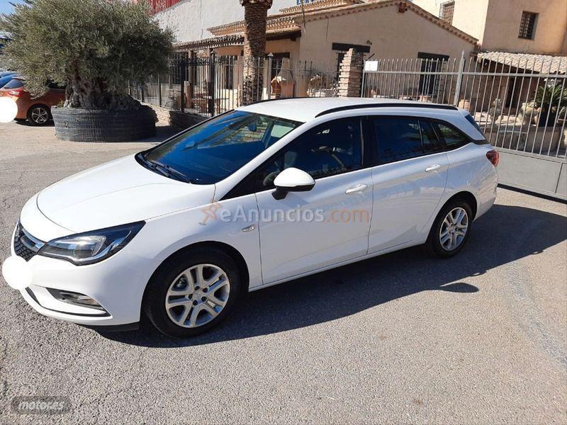 Opel Astra 1.6 CDTi 110 CV Business  ST de 2016 con 210.000 Km por 7.500 EUR. en Murcia