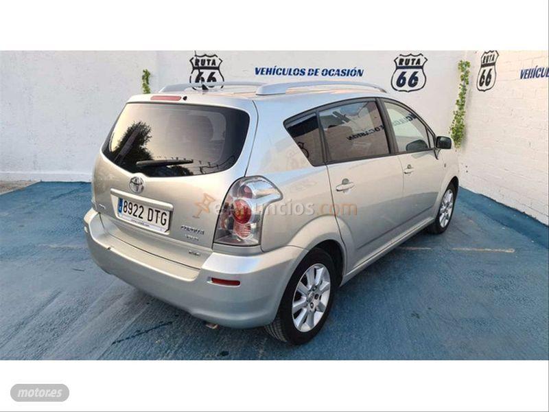 Toyota Corolla Verso 2.0 D4D Luna de 2005 con 319.000 Km por 3.500 EUR. en Madrid