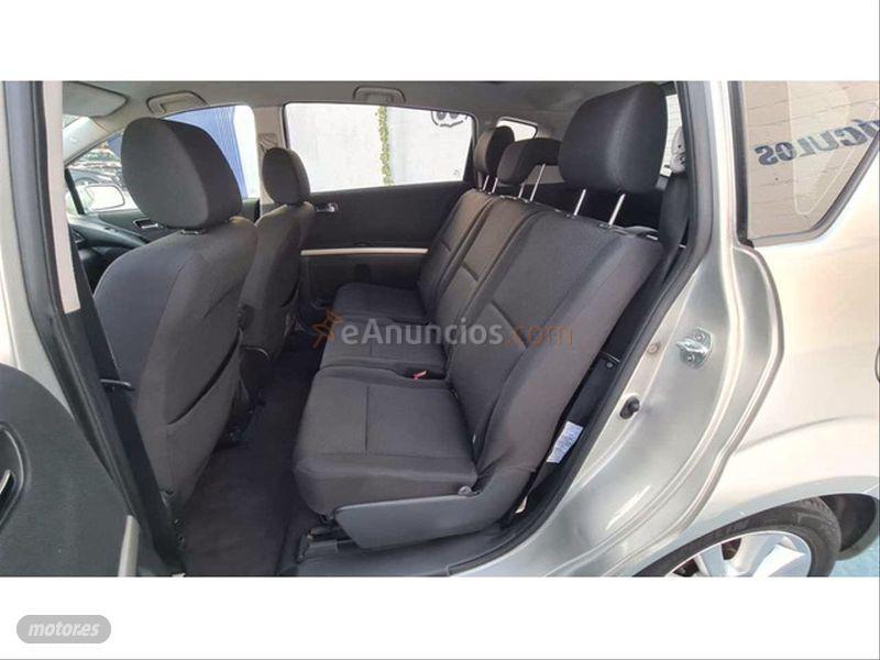 Toyota Corolla Verso 2.0 D4D Luna de 2005 con 319.000 Km por 3.500 EUR. en Madrid