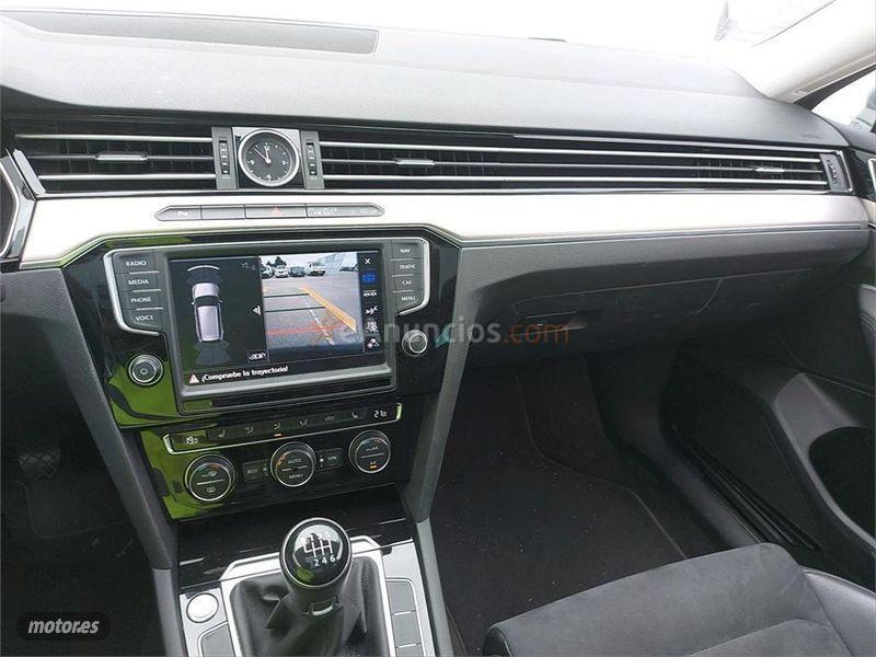 Volkswagen Passat Variant Sport 2.0 TDI 150CV BMT de 2016 con 154.987 Km por 17.950 EUR. en Sevilla