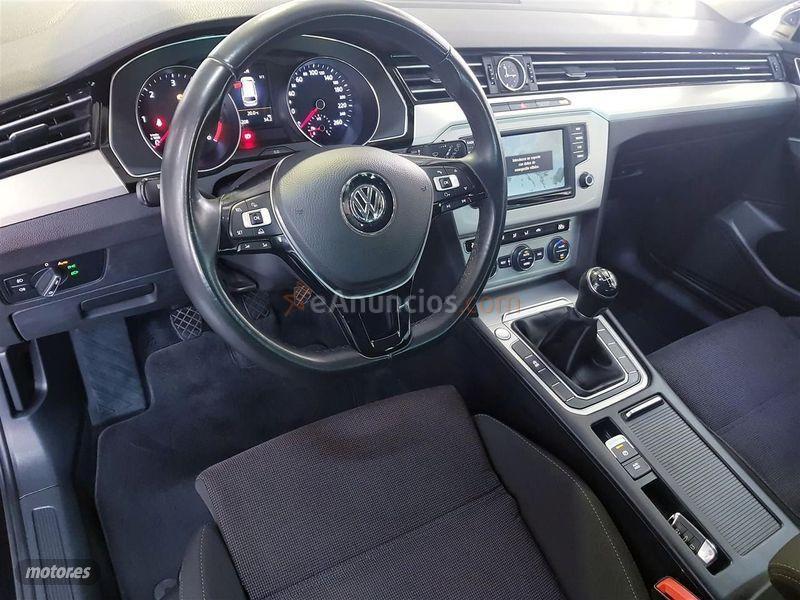 Volkswagen Passat Variant Advance 2.0 TDI 150CV BMT de 2016 con 116.000 Km por 17.900 EUR. en Barcelona