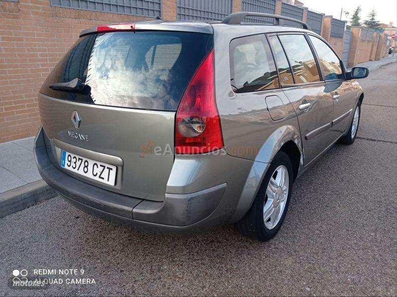 Renault Megane GRAND TOUR LUXE DYNAMIQUE 1.9DCI de 2004 con 271.000 Km por 1.299 EUR. en Madrid