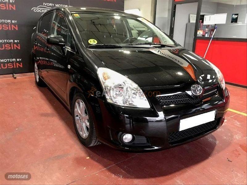 Toyota Corolla Verso 2.2 D4D 136 CV Luna de 2008 con 271.000 Km por 4.800 EUR. en Madrid