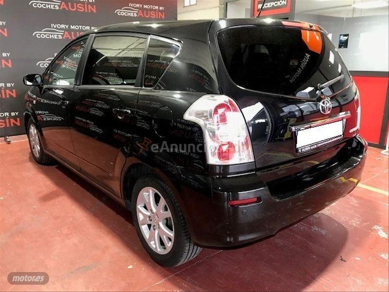 Toyota Corolla Verso 2.2 D4D 136 CV Luna de 2008 con 271.000 Km por 4.800 EUR. en Madrid