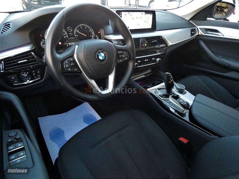 BMW Serie 5 520dA Touring de 2017 con 62.000 Km por 31.990 EUR. en Madrid