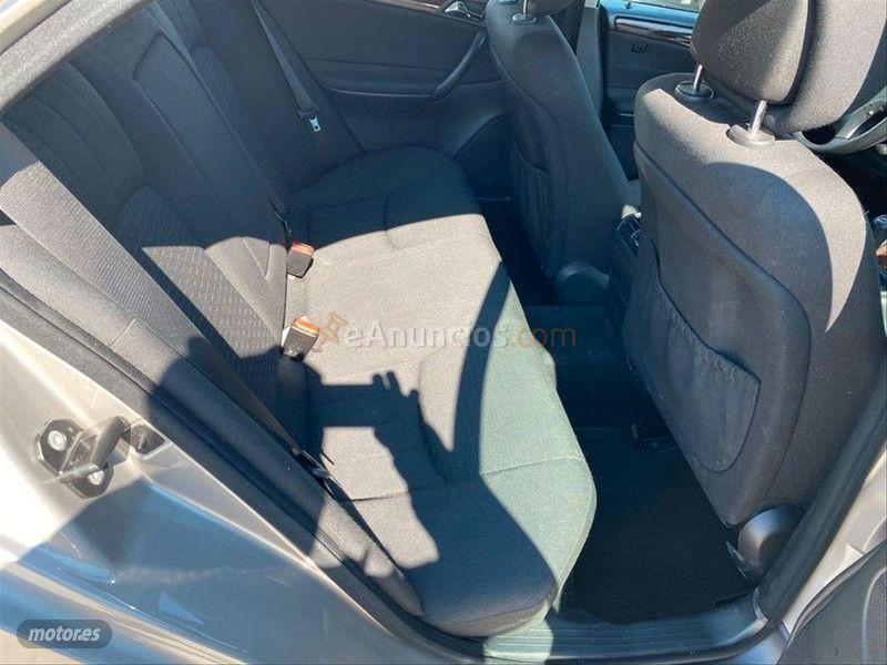 Mercedes Clase C C 200 K ELEGANCE de 2005 con 185.170 Km por 7.999 EUR. en Madrid