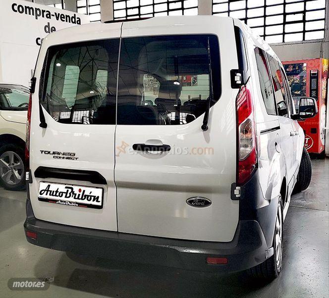 Ford Tourneo Connect Compact 1.6 TDCi 95cv Trend de 2014 con 136.000 Km por 12.990 EUR. en Barcelona