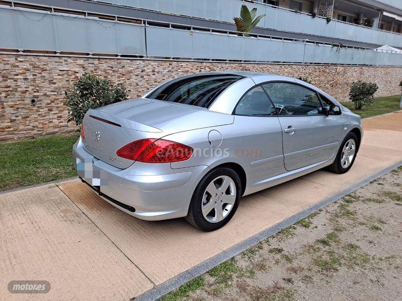 Peugeot 307 CC 2.0 16v de 2005 con 26.000 Km por 4.990 EUR. en Barcelona