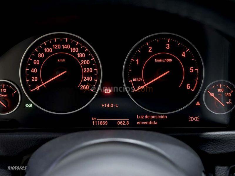 BMW Serie 3 318d Touring de 2018 con 111.869 Km por 25.490 EUR. en Madrid