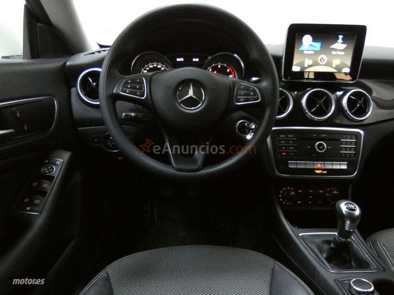 Mercedes Clase CLA CLA 200 d Shooting Brake de 2016 con 104.604 Km por 18.990 EUR. en Alicante