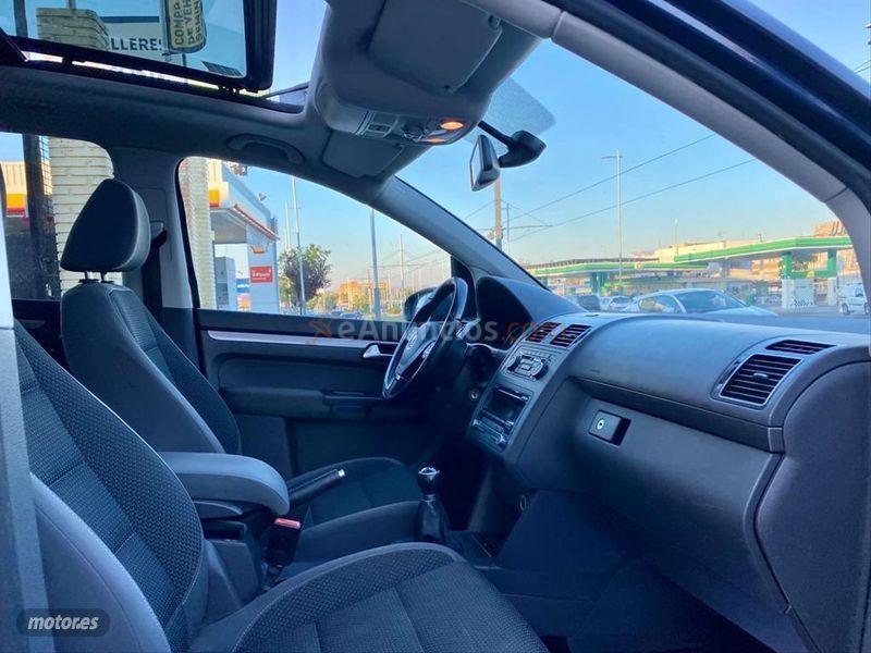 Volkswagen Touran 2.0 TDI 140cv Sport de 2012 con 210.000 Km por 9.990 EUR. en Jaen