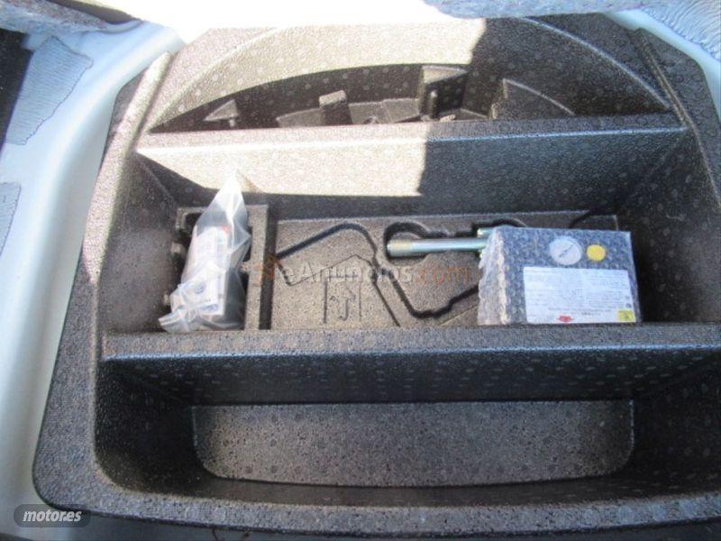 Toyota Auris 1.8 140H Feel Edition Touring Spo de 2018 con 140.562 Km por 13.400 EUR. en Almeria