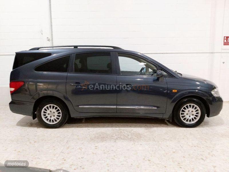 Ssangyong Rodius 270Xdi Limited de 2010 con 168.000 Km por 6.800 EUR. en Sevilla