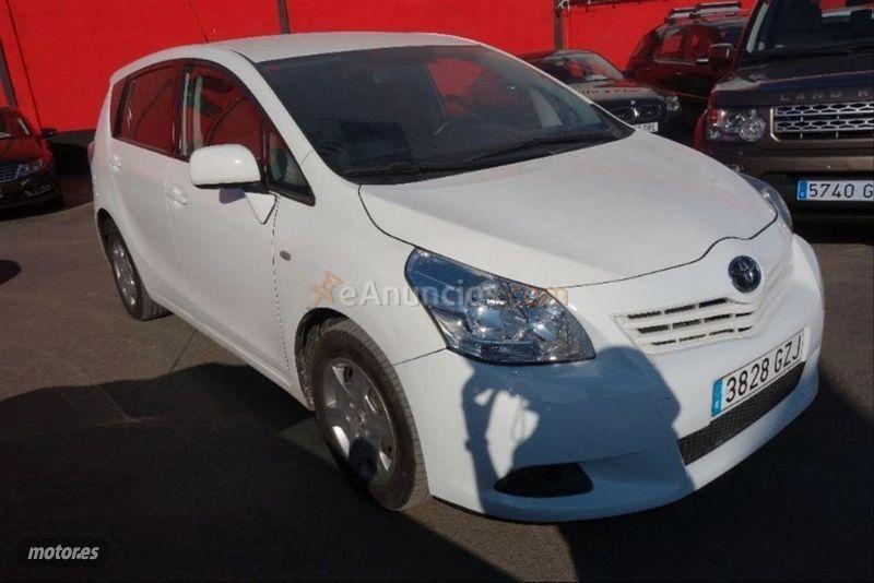 Toyota Verso 2.0 D4D Active 7pl. de 2010 con 410.000 Km por 3.990 EUR. en Valencia