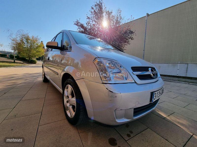 Opel Meriva Cosmo 1.6 XE de 2005 con 69.000 Km por 2.990 EUR. en Lleida