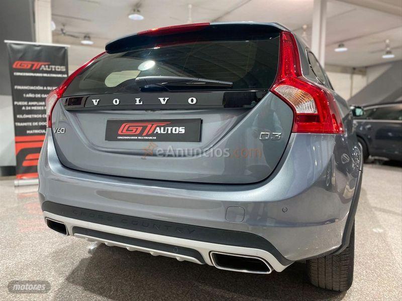 Volvo V 60 2.0 D3 Kinetic Auto de 2016 con 82.000 Km por 19.990 EUR. en Malaga