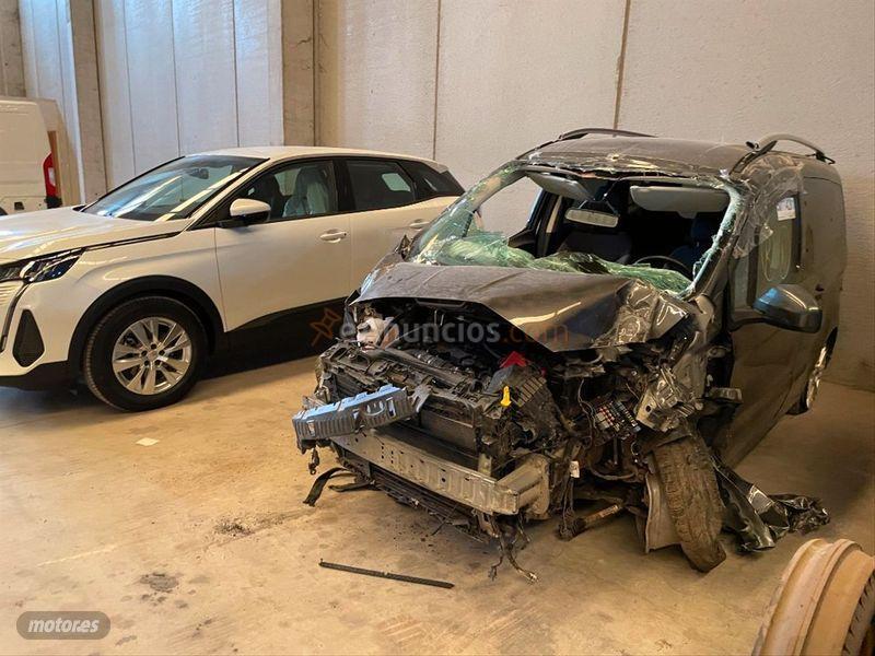 Ford Tourneo Courier 1.0 EcoBoost 74kW 100CV Titanium de 2020 con 15.200 Km por 2.400 EUR. en Lleida