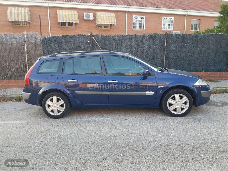 Renault Megane GRAND TOUR CONFORT EXPRESSION 1.6 16V de 2004 con 210.000 Km por 2.350 EUR. en Madrid