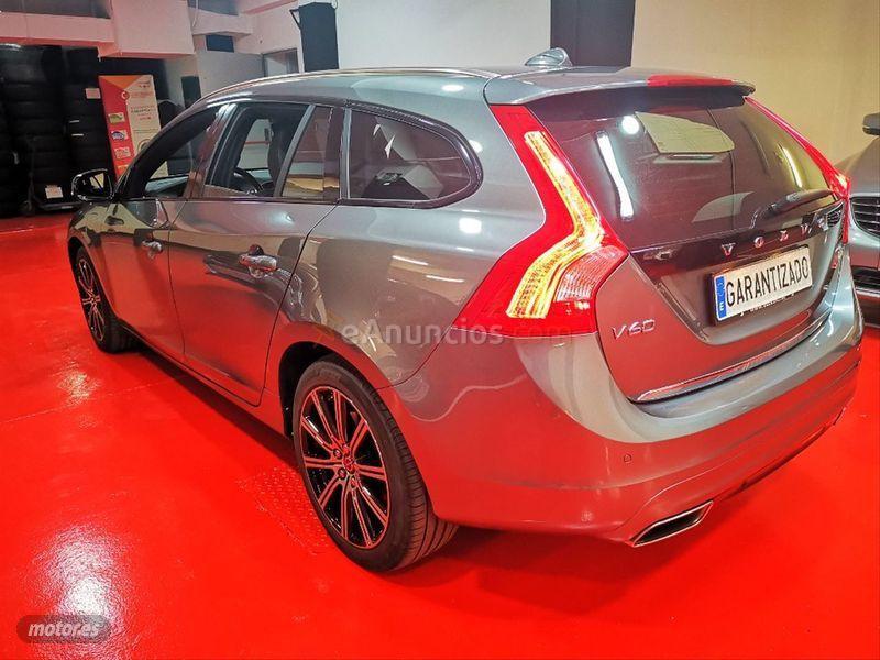 Volvo V 60 2.4 D5 Twin AWD Summum Auto de 2017 con 96.000 Km por 21.000 EUR. en Madrid