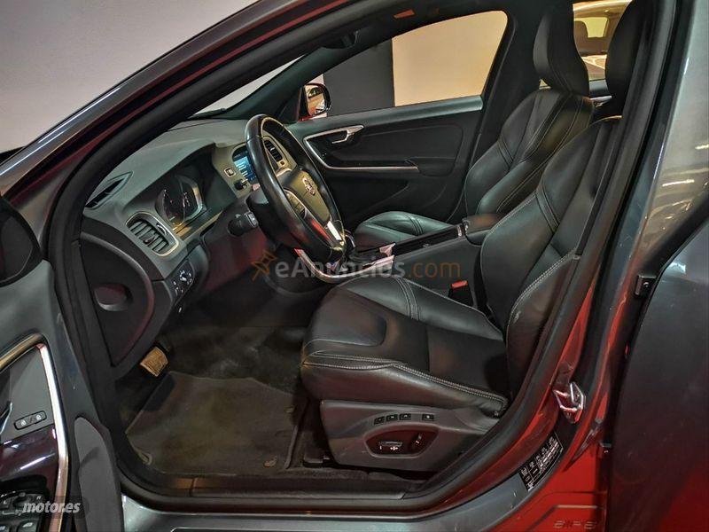 Volvo V 60 2.4 D5 Twin AWD Summum Auto de 2017 con 96.000 Km por 21.000 EUR. en Madrid