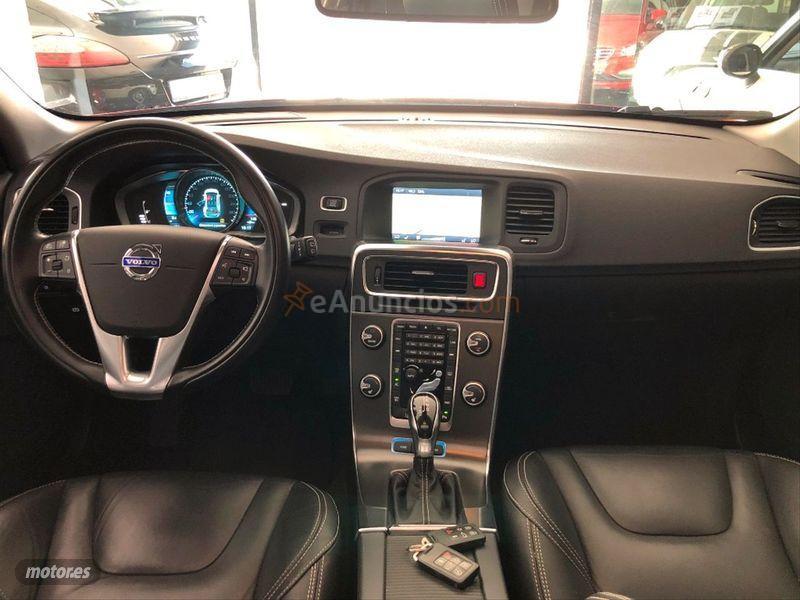 Volvo V 60 2.4 D6 Hibrido AWD Auto de 2013 con 215.000 Km por 15.900 EUR. en Madrid