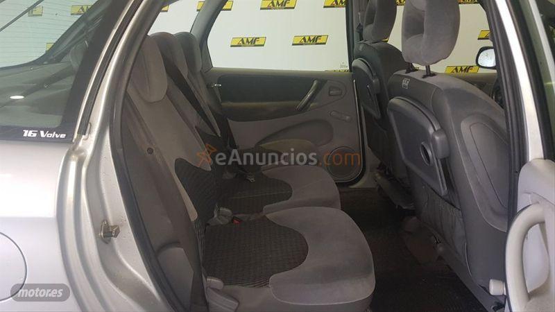 Citroen Xsara Picasso 1.6 16v HDI Exclusive de 2004 con 196.000 Km por 2.700 EUR. en Pontevedra