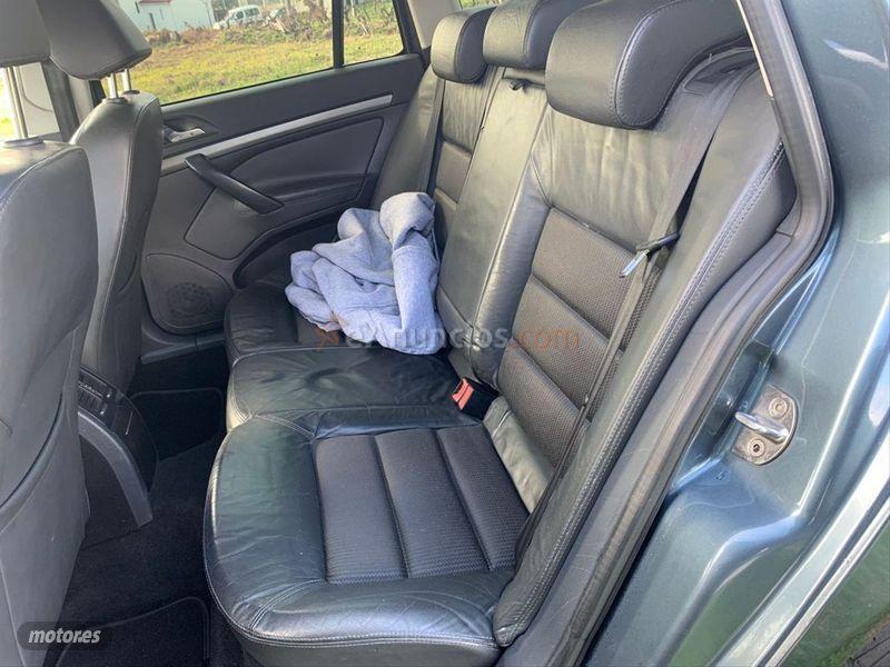 Skoda Octavia Combi 2.0 TDI Elegance de 2006 con 290.000 Km por 3.500 EUR. en Pontevedra