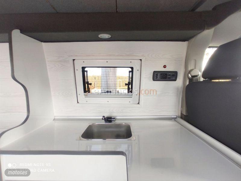 Volkswagen Caravelle Corto 2.0 TDI 102cv Trendline de 2010 con 189.065 Km por 27.999 EUR. en Sevilla