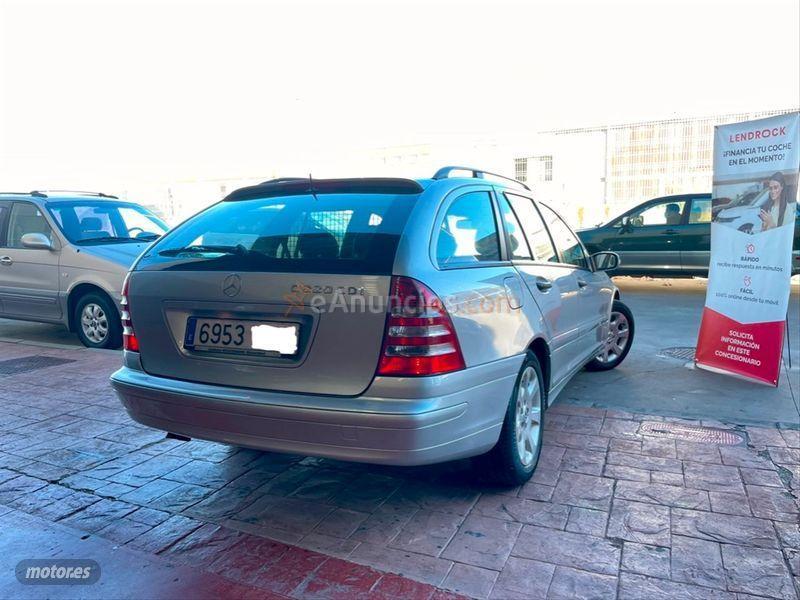 Mercedes Clase C C 220 CDI Elegance Familiar de 2007 con 304.000 Km por 4.490 EUR. en Madrid
