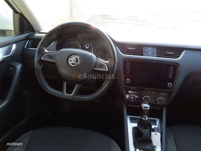 Skoda Octavia Combi 2.0 TDI CR 110KW 150CV Ambition de 2018 con 136.000 Km por 15.390 EUR. en Madrid