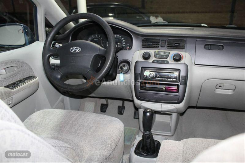 Hyundai Trajet 2.0 16v GLS de 2006 con 230.000 Km por 4.490 EUR. en Barcelona