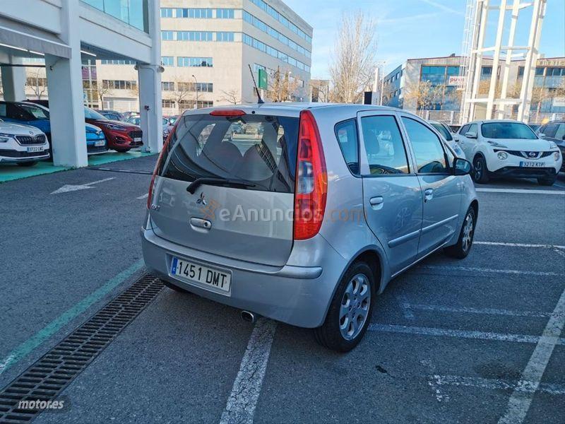 Mitsubishi Colt 1.3 16v Inform de 2005 con 130.000 Km por 2.900 EUR. en Barcelona