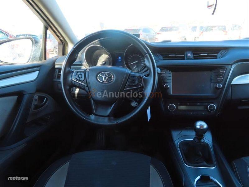 Toyota Avensis 1.6 115D ADVANCE TS de 2016 con 239.000 Km por 9.300 EUR. en Sevilla
